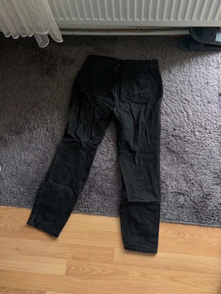 Siyah Dar Kesim Denim Pantolon — görsel 3/4