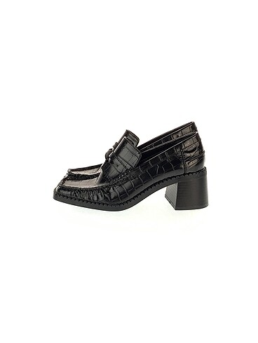 Zara Loafer %70 İndirimli.