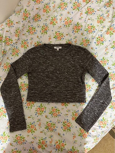 Bisiklet yaka crop tişört