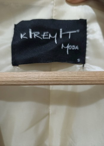 Düğmeli Bej Kadın Trençkot - Görsel 4