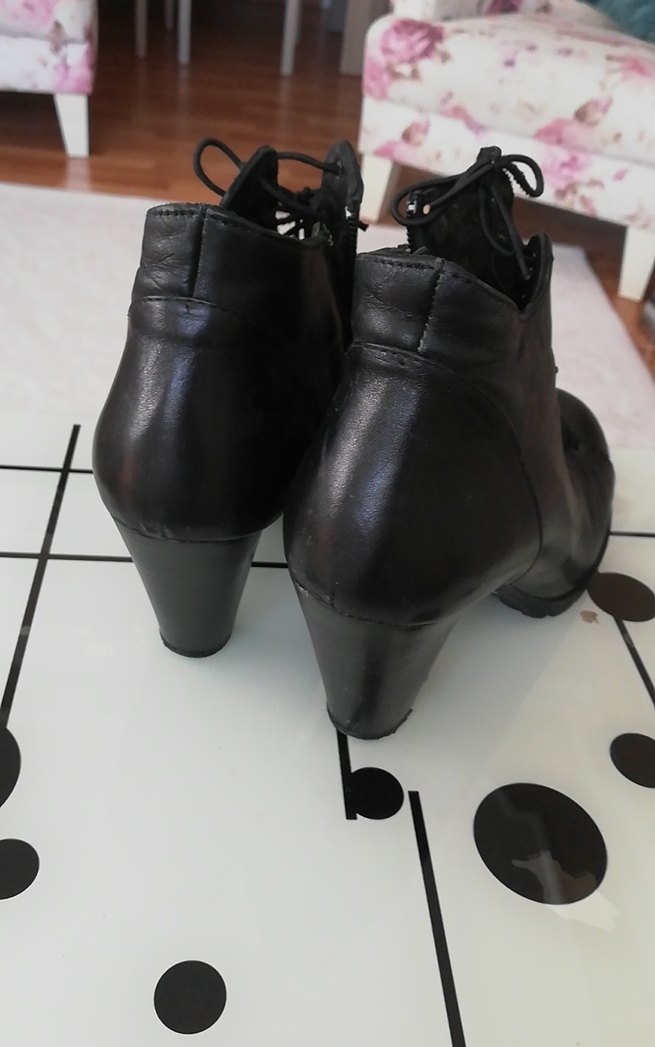 Siyah Deri Bağcıklı Kadın Goth Bot - Görsel 2