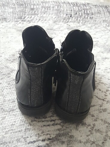 24 Beden siyah Renk Lcwakiki ayakkabı 