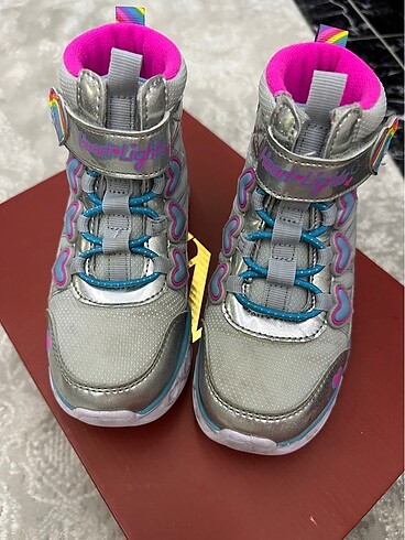 Skechers kız çocuk bot