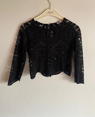 Siyah dantel desenli crop