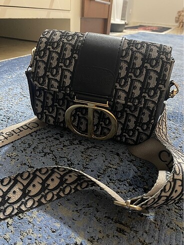 Dior kol çantası