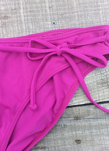l Beden Bikini altı