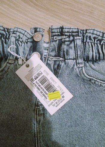 Gri Bağlama Desenli Düğmeli Mini Kot Şort - Görsel 3