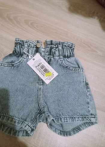 Gri Bağlama Desenli Düğmeli Mini Kot Şort - Görsel 4