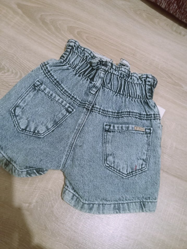 Gri Bağlama Desenli Düğmeli Mini Kot Şort - Görsel 2