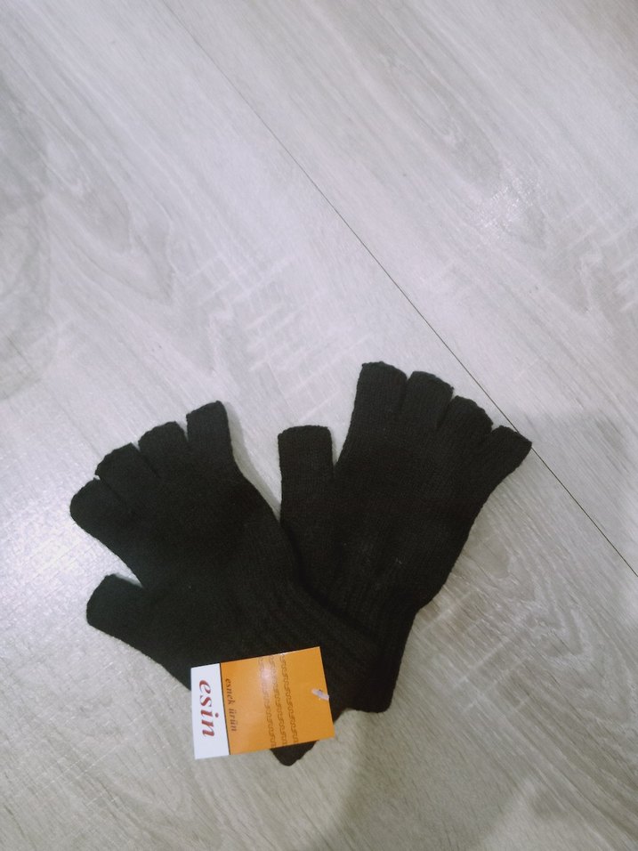 Siyah Yarım Parmak Kadın Eldiven - Görsel 2