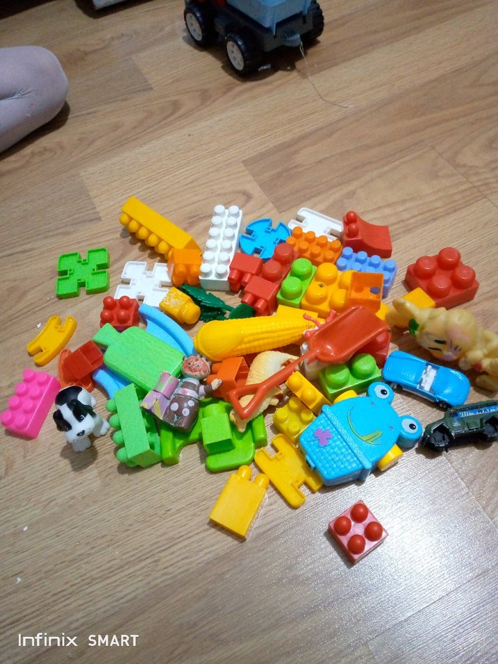 Renkli Lego Blokları ve Figürler Seti - Görsel 2