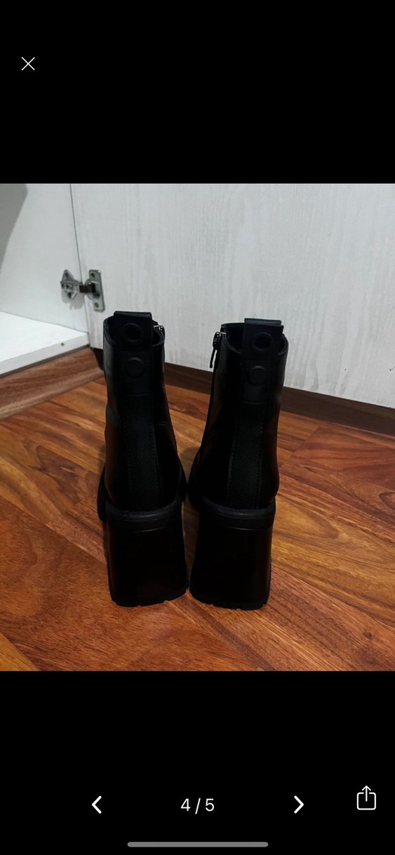 Siyah Deri Kadın Bot - Görsel 3