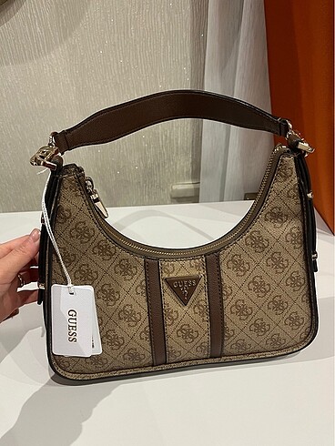 GUESS ÇANTA