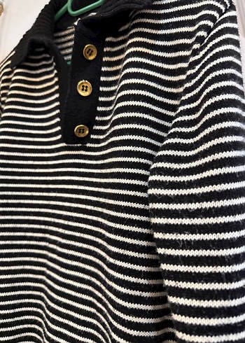 Siyah Beyaz Çizgili Örgü Kadın Kazak - Görsel 2