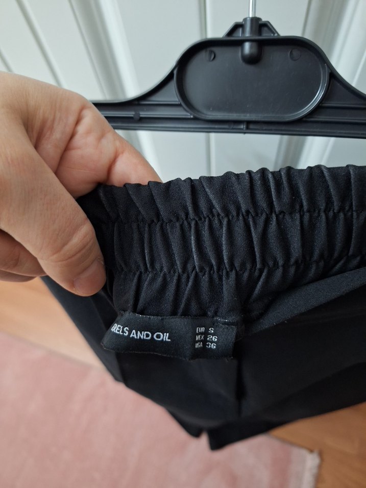 Kadın Siyah Kemerli Kumaş Pantolon - Görsel 3