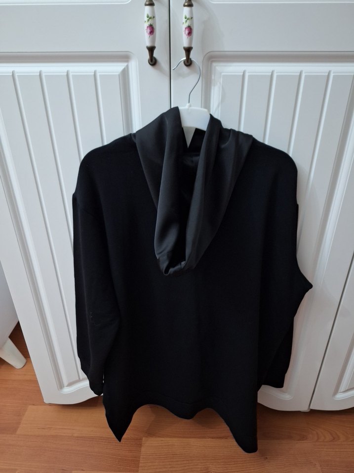 Siyah Kapüşonlu Fermuarlı Kadın Sweatshirt - Görsel 3