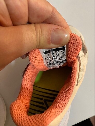 25 Beden turuncu Renk Nıke ayakkabı