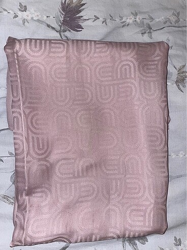 Pembe şal