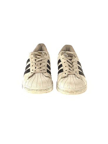32 Beden Adidas Spor Ayakkabı %70 İndirimli.