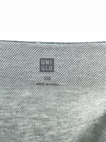 universal Beden gri Renk Uniqlo T-shirt %70 İndirimli.