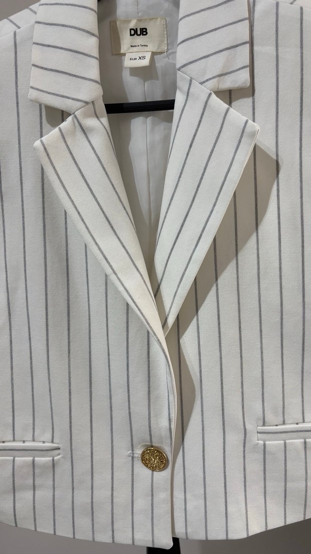 Düğmeli Beyaz Çizgili Kadın Yelek - Görsel 2