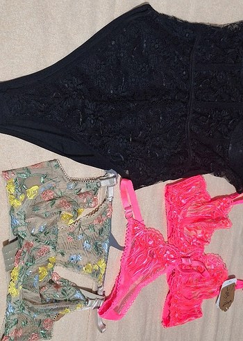 hepsi sıfır etiketli ürün hepsi beraber 650 tl dir M 75 beden