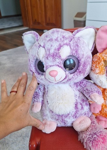 Beden gözünde çizik var tanesi 550 tl dir büyük boy yoohoo marka