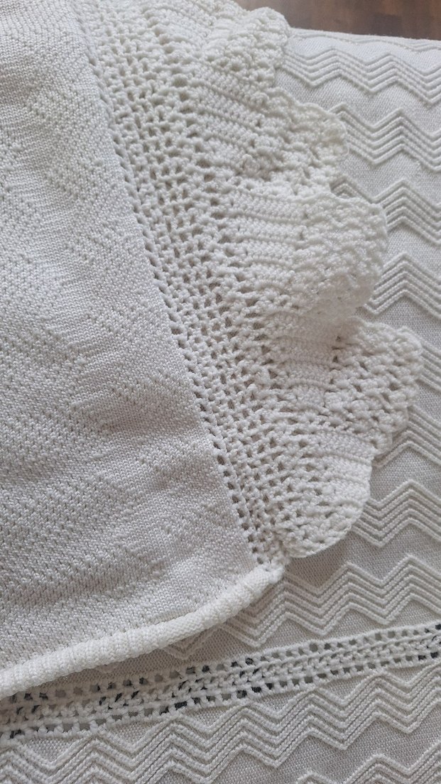 Beyaz Örgü Desenli Yatak Örtüsü - Görsel 2