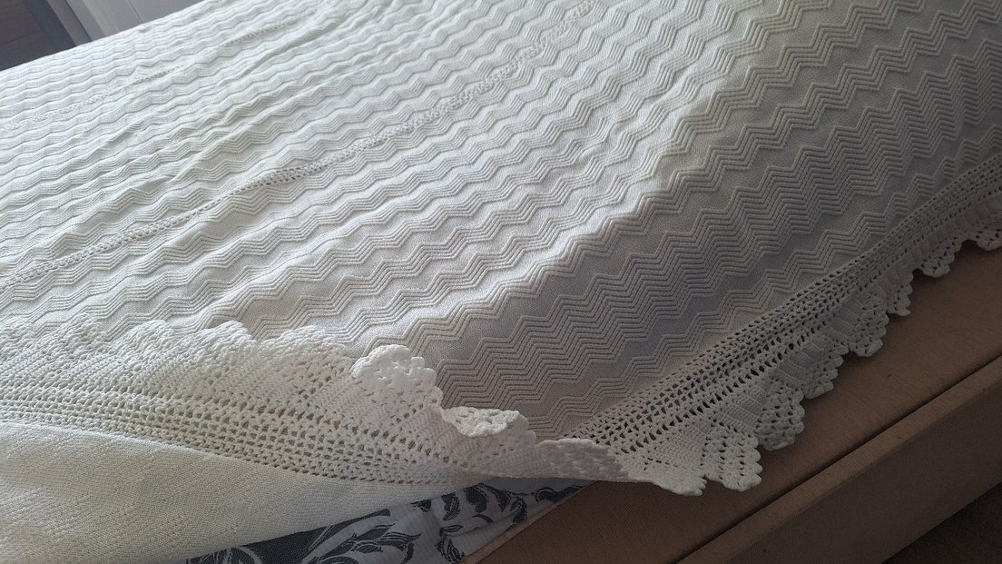 Beyaz Örgü Desenli Yatak Örtüsü - Görsel 5