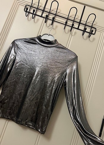 Parlak Gri Metalik Deri Balıkçı Yaka Bluz - Görsel 2