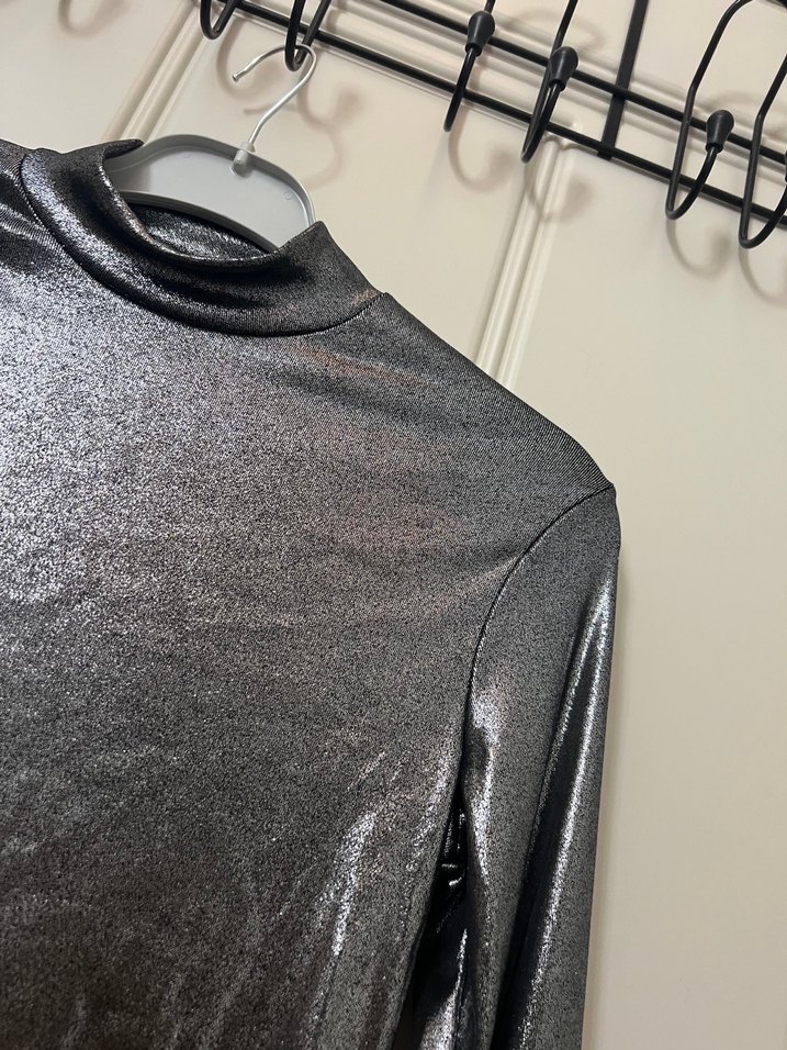 Parlak Gri Metalik Deri Balıkçı Yaka Bluz - Görsel 3