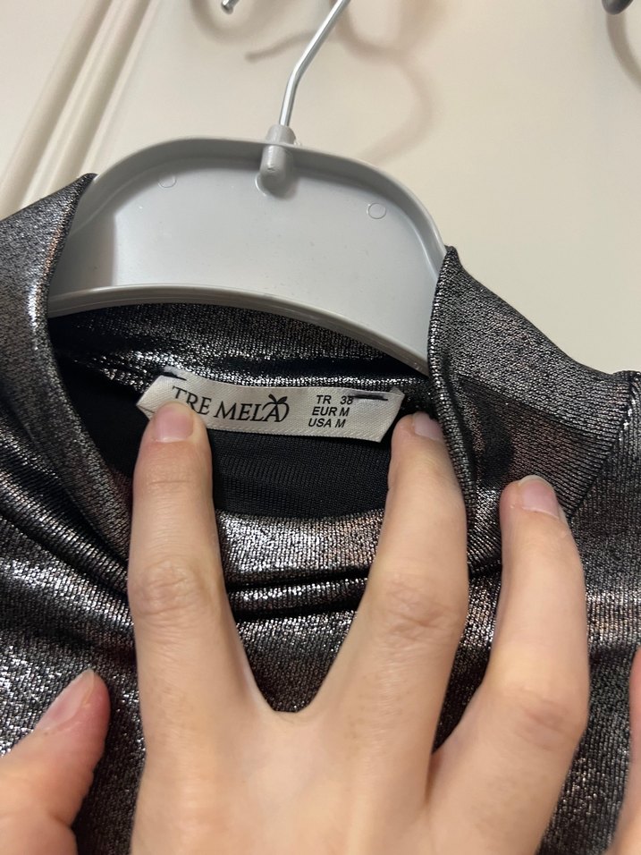 Parlak Gri Metalik Deri Balıkçı Yaka Bluz - Görsel 4