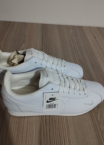43 Beden Nike ayakkabı