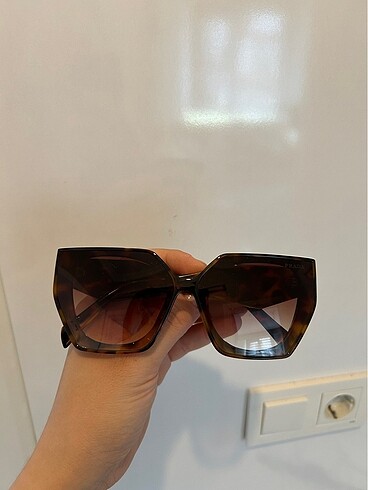 Prada kahverengi güneş gözlüğü