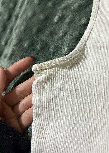 Beyaz Basic Kolsuz Crop Top - Görsel 3