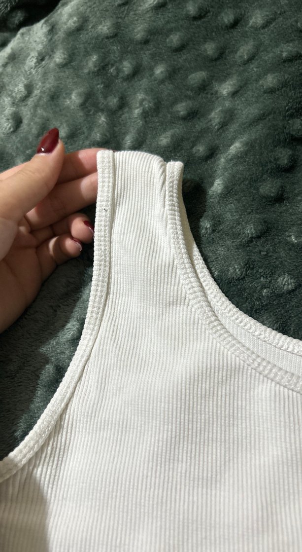 Beyaz Basic Kolsuz Crop Top - Görsel 2