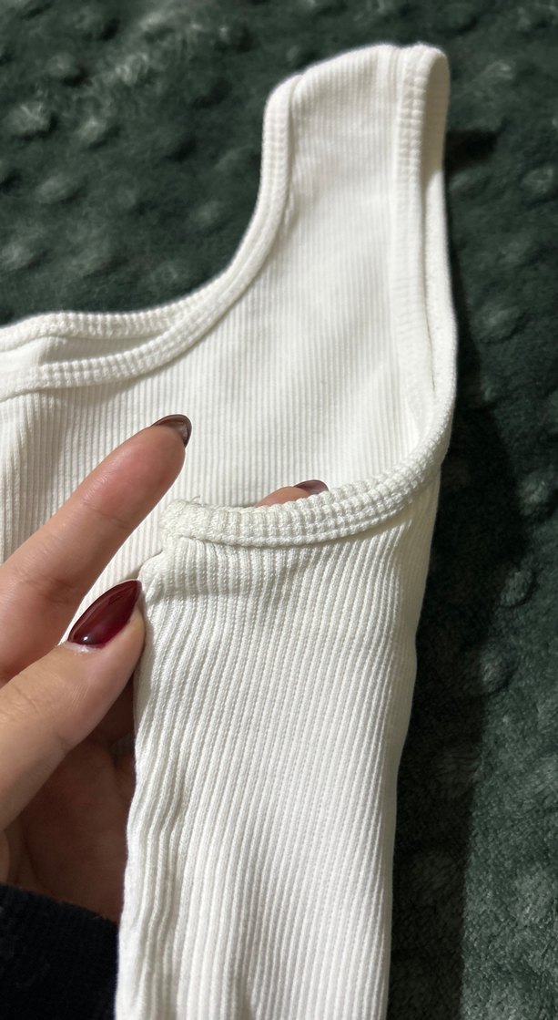 Beyaz Basic Kolsuz Crop Top - Görsel 4