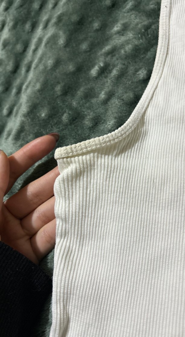 Beyaz Basic Kolsuz Crop Top - Görsel 3