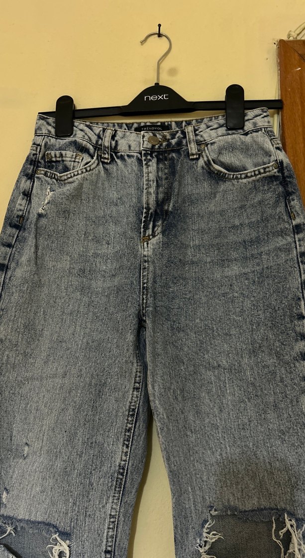 Buz mavisi yırtık mom jean - Görsel 2