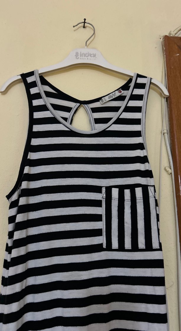 Siyah Çizgili Uzun Kolsuz Elbise - Görsel 2