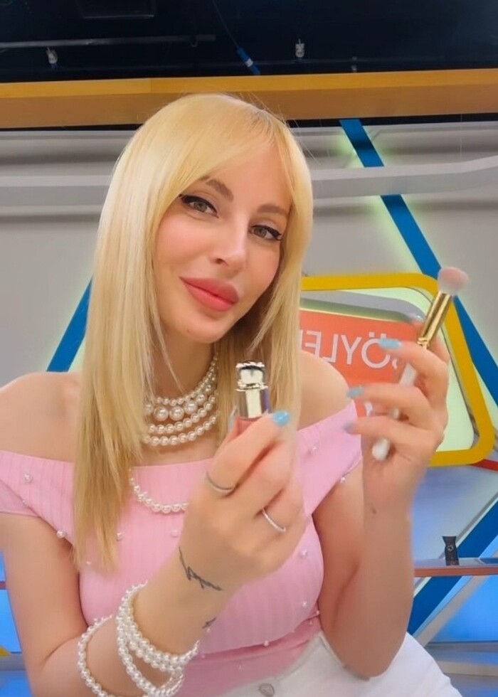 Barbie pembe Zara incili bluz - Görsel 3