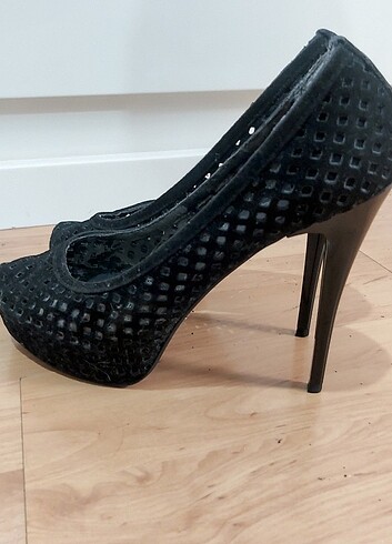 38 Beden siyah Renk Siyah shoetek marka kadife stiletto FİYAT SON