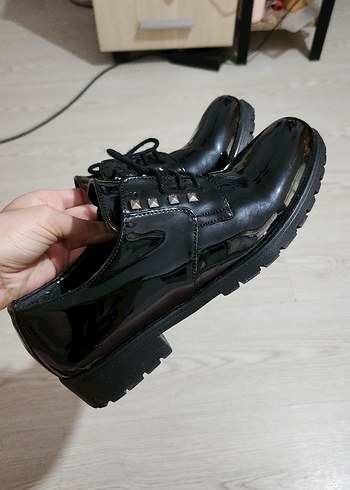 Polaris Siyah Rugan Bağcıklı Stiletto Ayakkabı