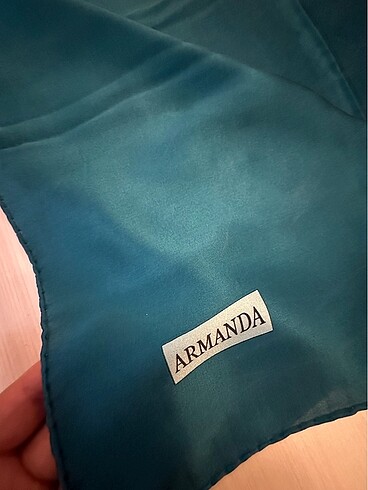 Beden Üçlü ipek eşarp Armanda,Armine