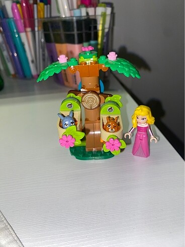 Beden Disney 30671 Aurora's Forest Playground Polybag (60 Parça)
