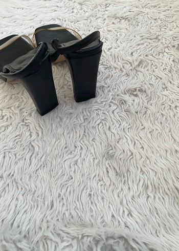 Klasik Siyah topuklu ayakkabı - Görsel 2