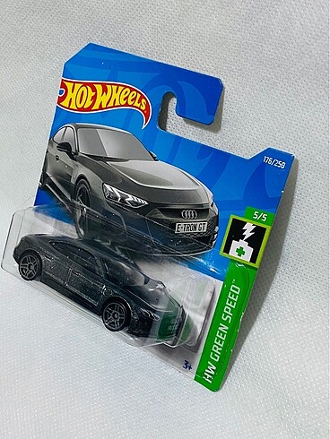 Beden Audi rs e-tron gt sıfır kapalı kutu