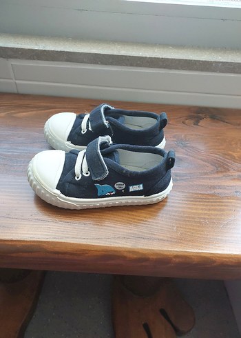 24 Beden Erkek Çocuk Sneaker