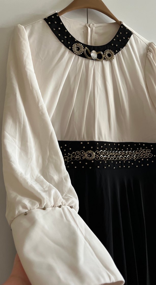 Uzun Kollu Siyah Beyaz Pilili Uzun Elbise - Görsel 2