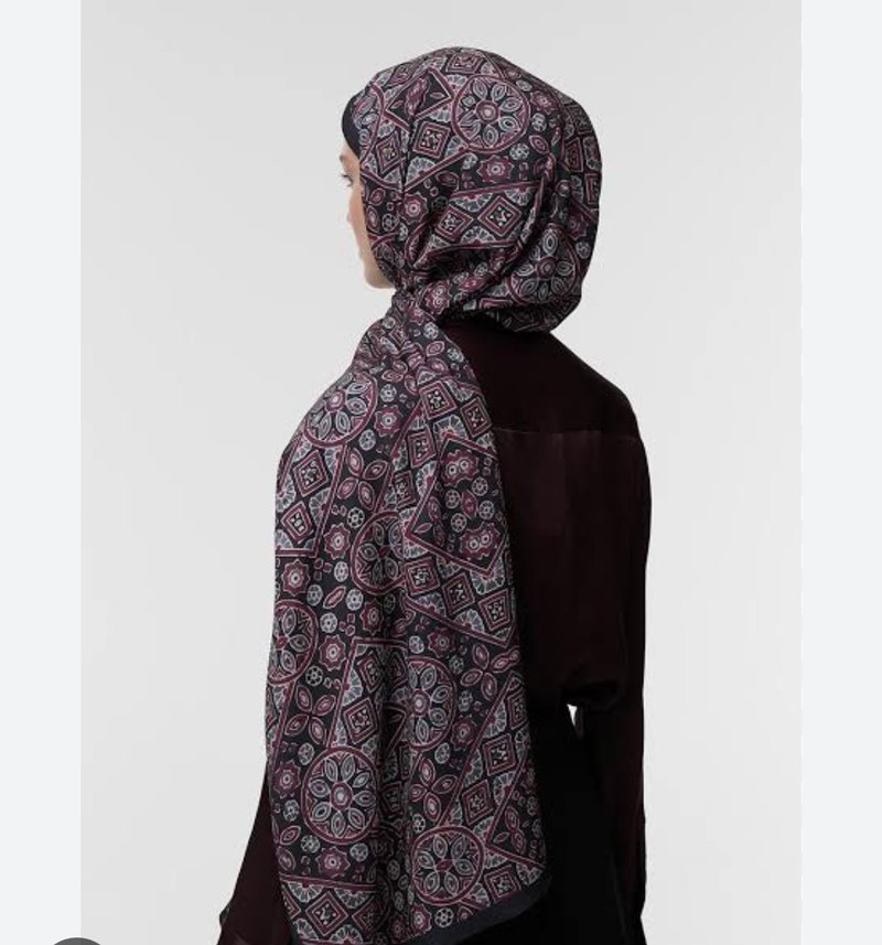 Siyah İpek Görünümlü Drapeli Kadın Şal - Görsel 2